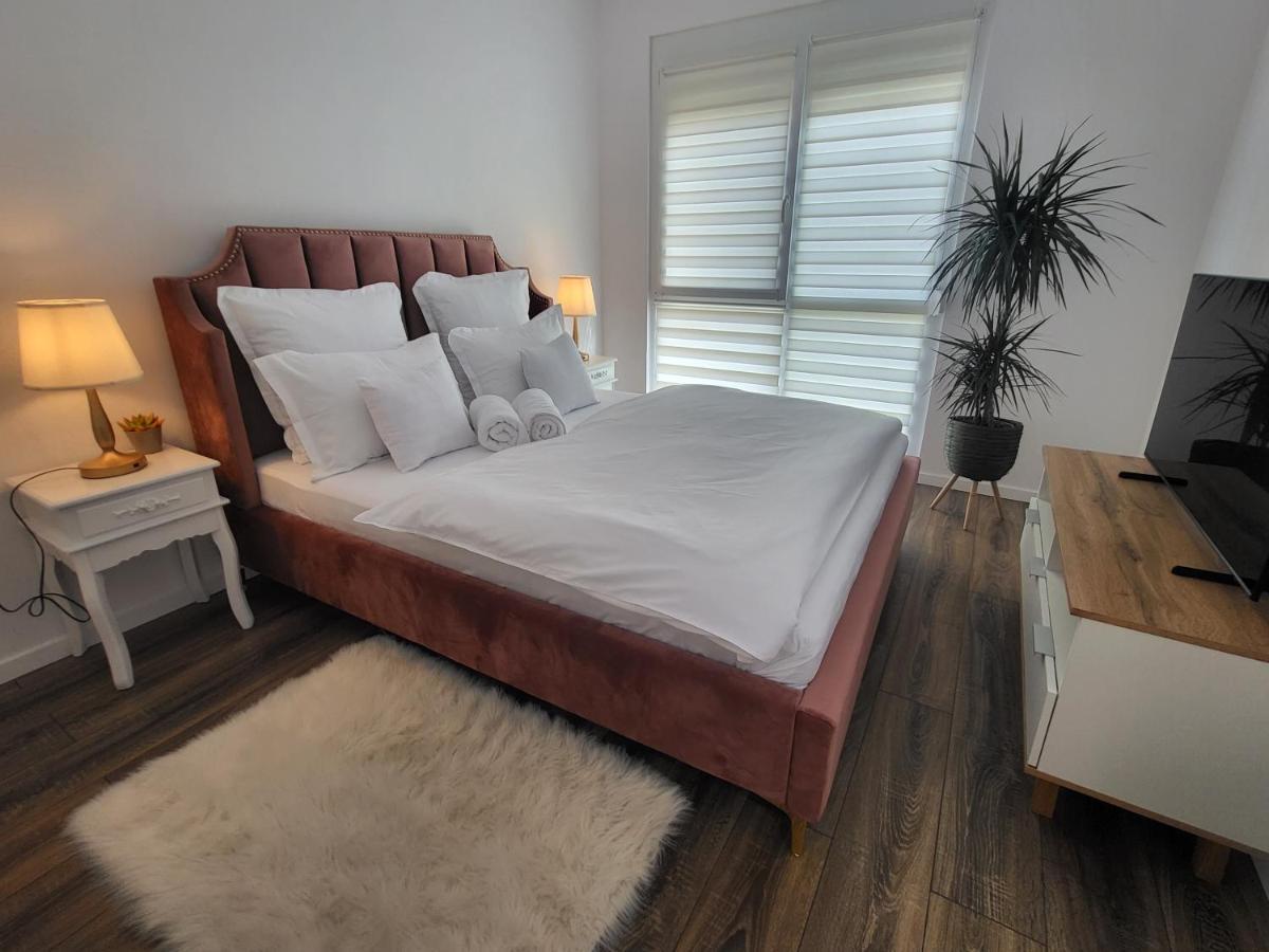 Sika Sunny Garden Apartment アラド エクステリア 写真